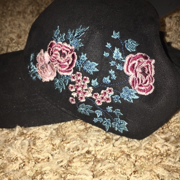 Hat - Picture 3 of 4